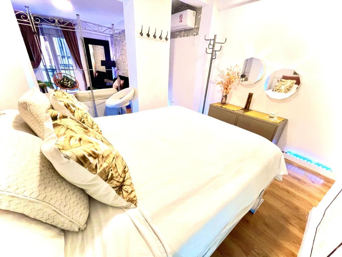 studio check-in 24 h chueca Madrid Esterno foto