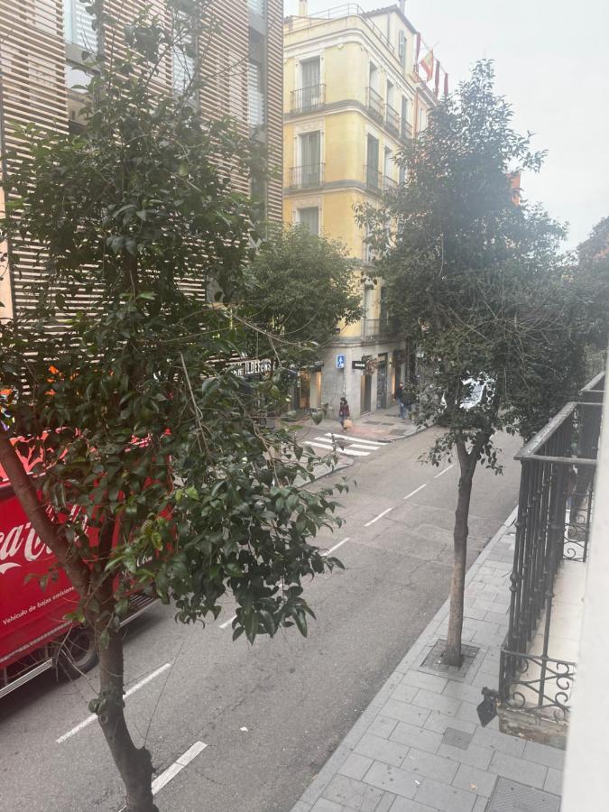 studio check-in 24 h chueca Madrid Esterno foto