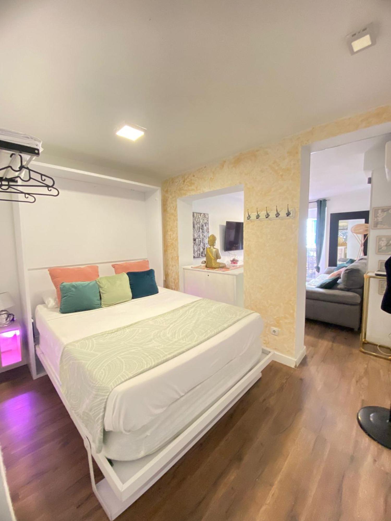 studio check-in 24 h chueca Madrid Esterno foto