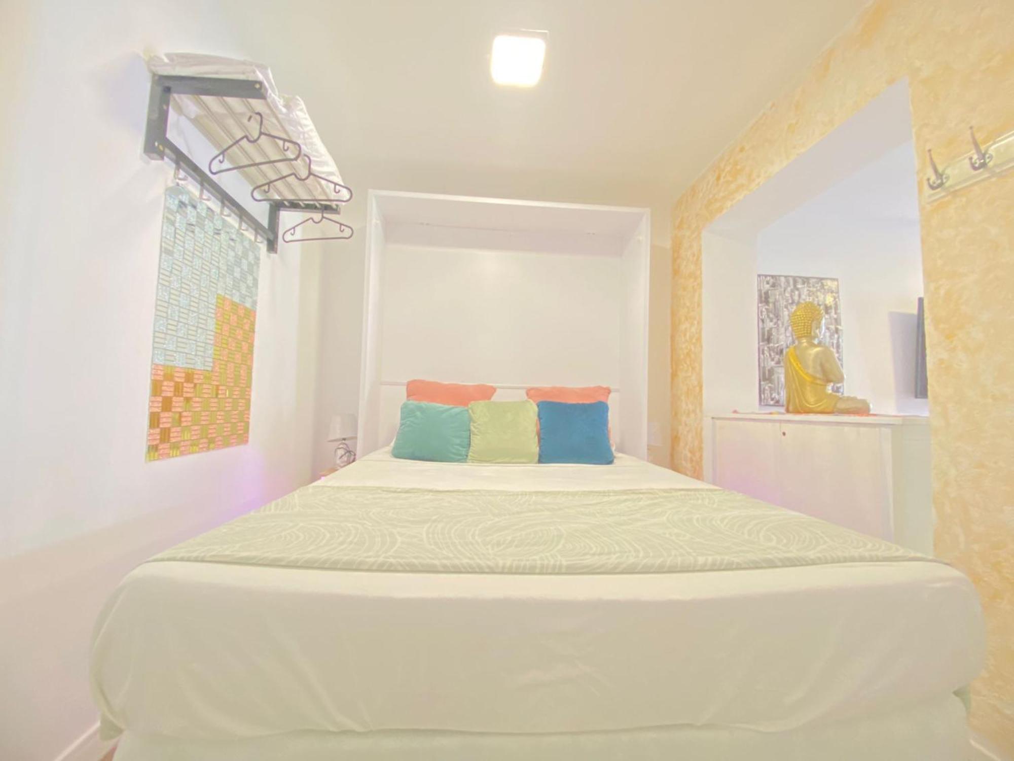 studio check-in 24 h chueca Madrid Esterno foto