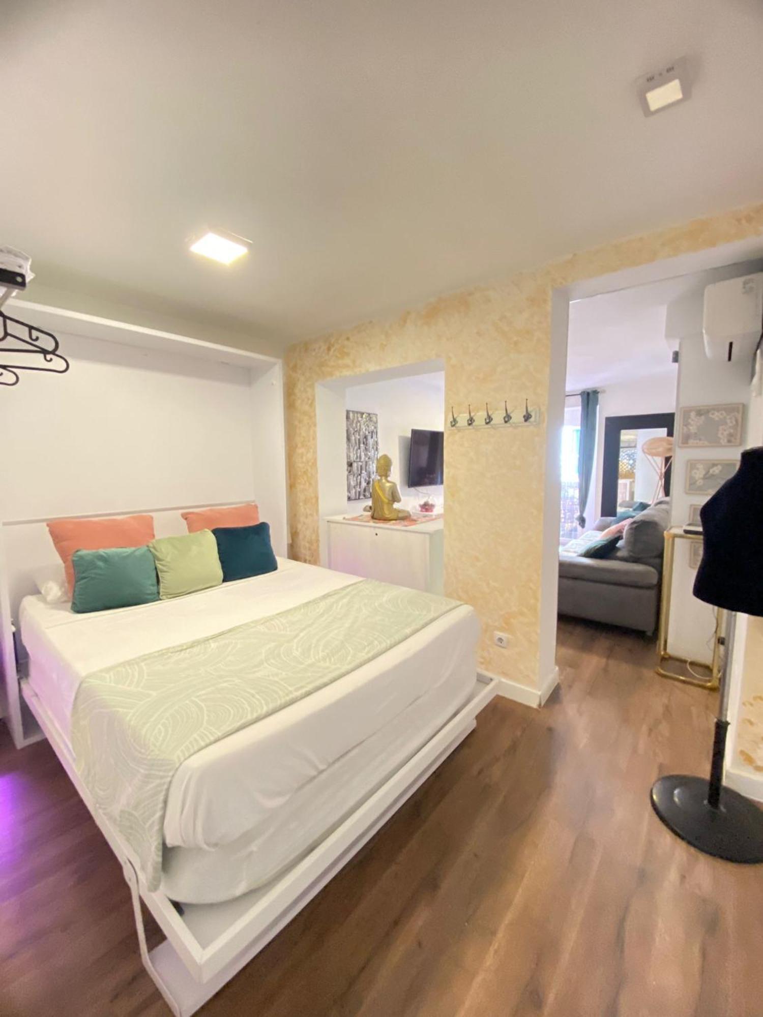 studio check-in 24 h chueca Madrid Esterno foto