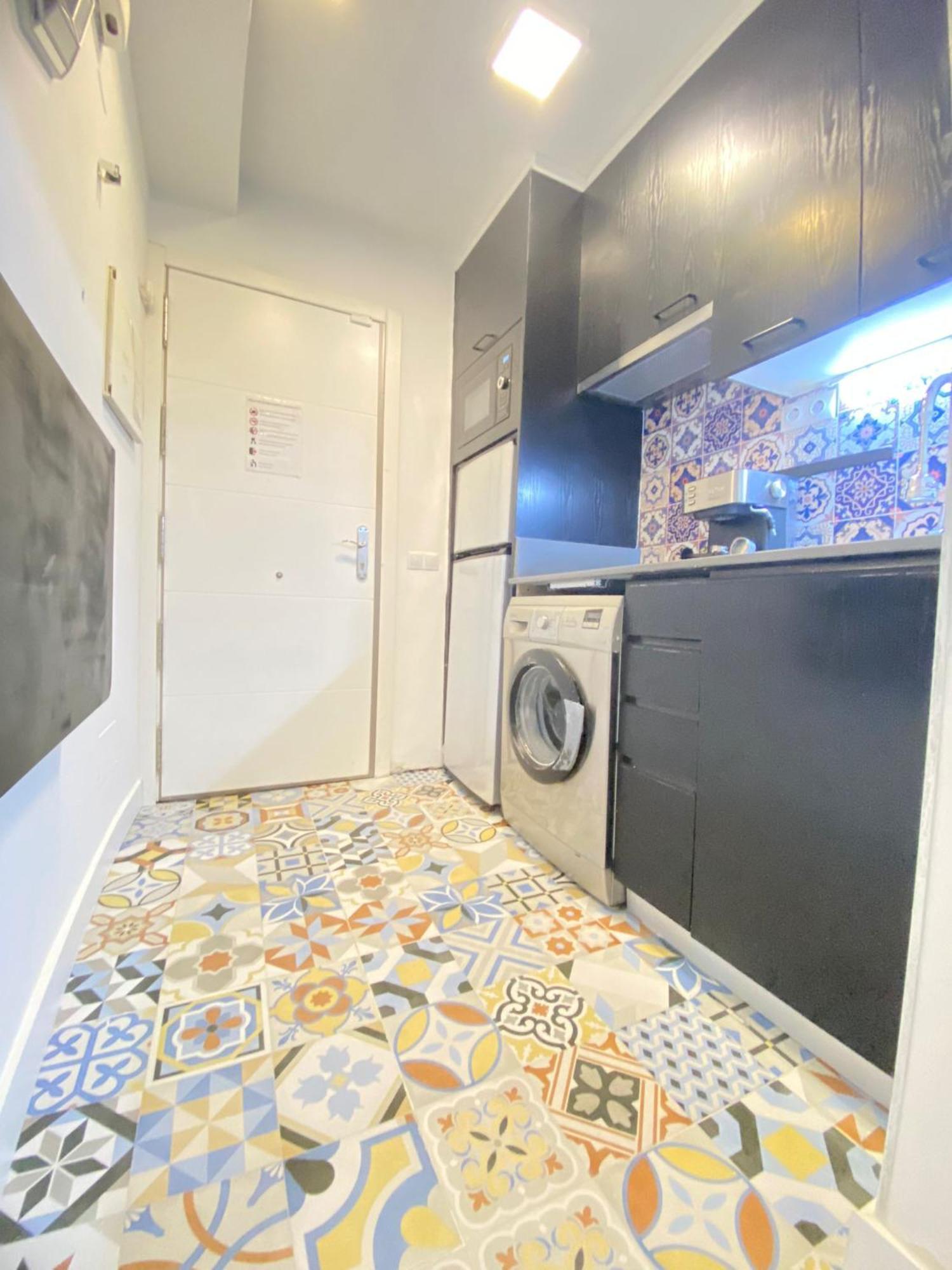 studio check-in 24 h chueca Madrid Esterno foto